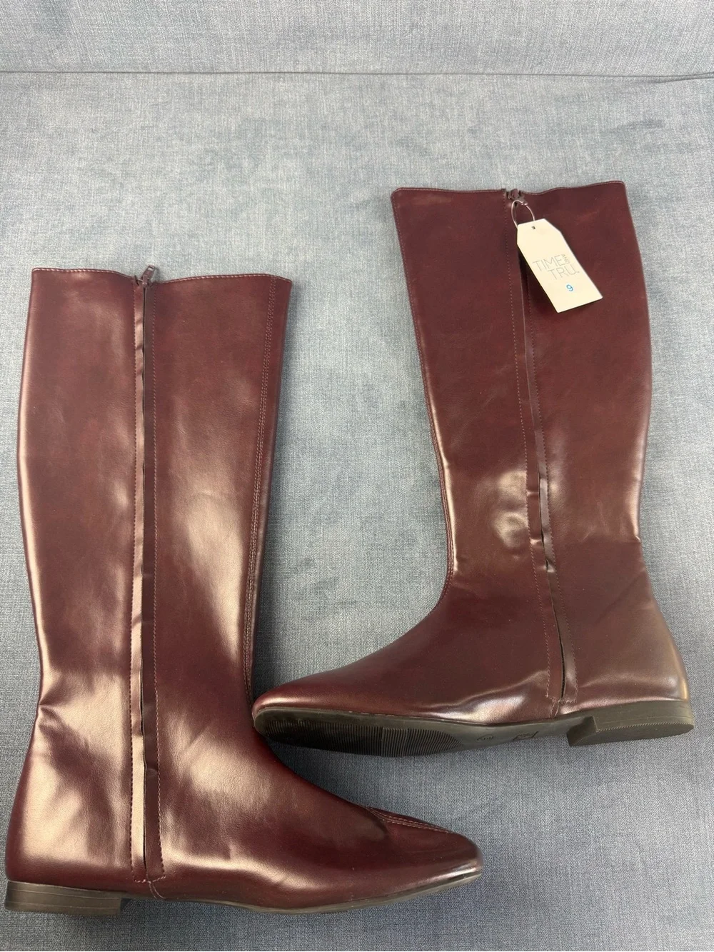 Time and Tru Womens Burgundy Faux Leather Zip Up Flat Rinding Boots SZ 9 New